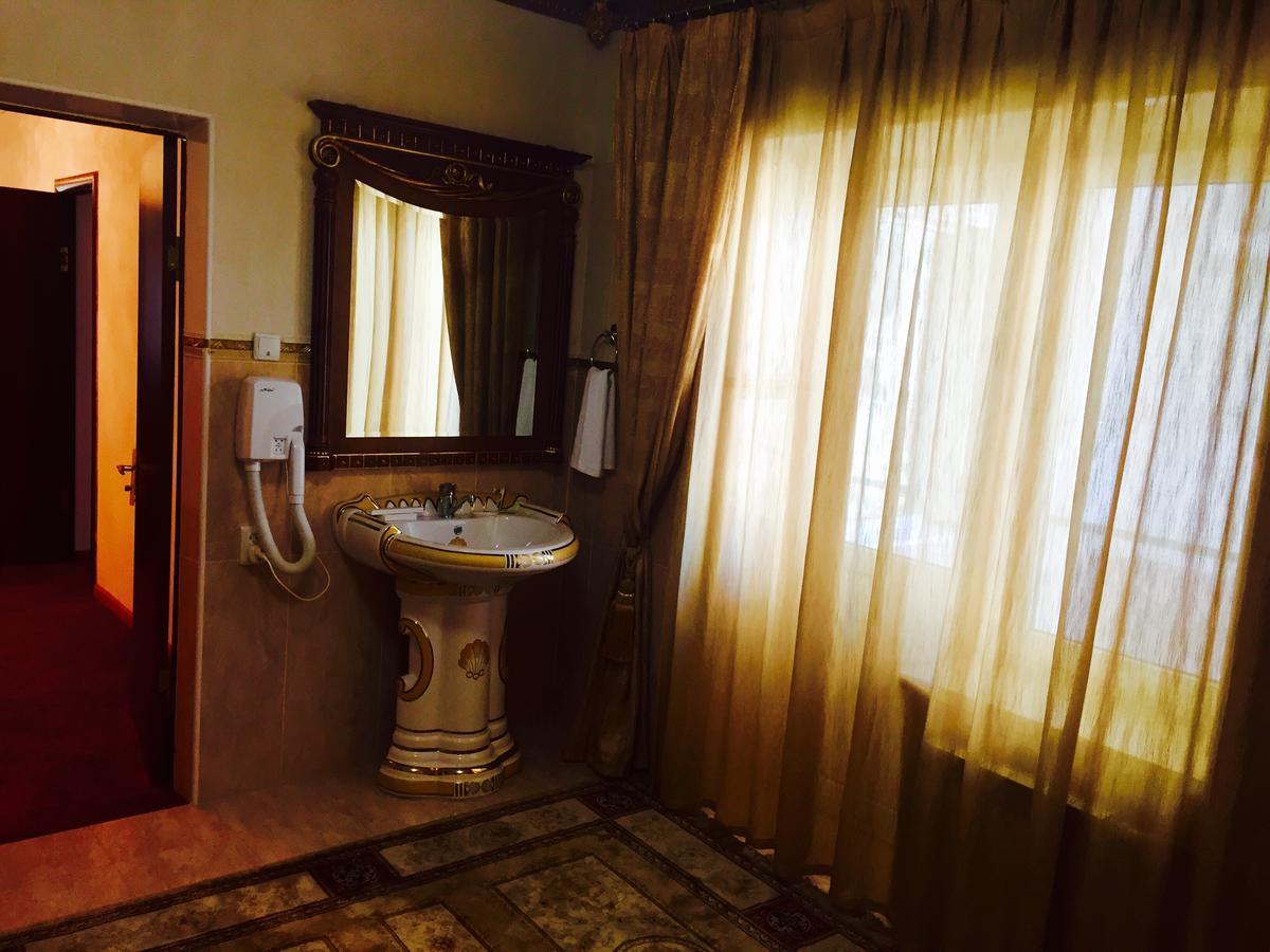 Hotel Ark Ms Taraz Dış mekan fotoğraf