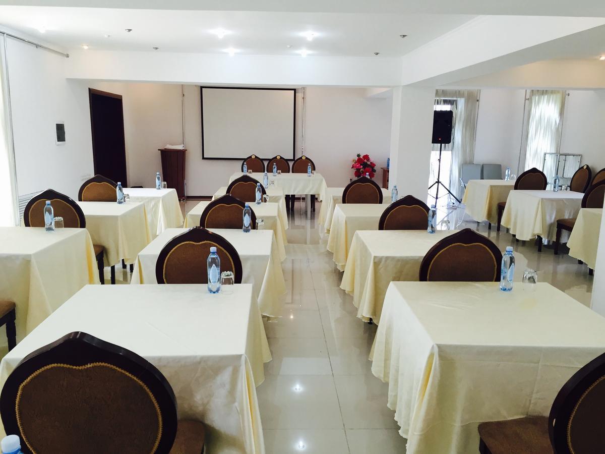 Hotel Ark Ms Taraz Dış mekan fotoğraf