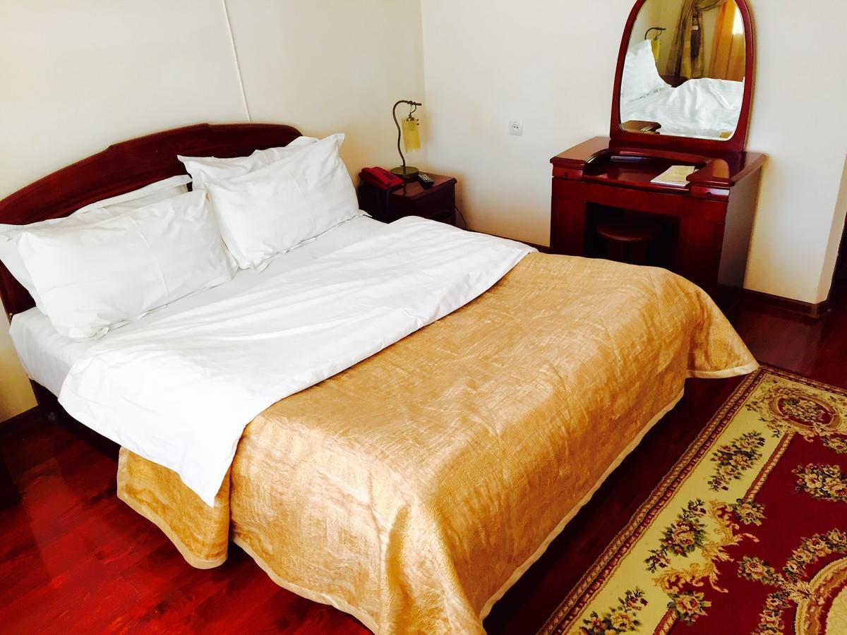Hotel Ark Ms Taraz Dış mekan fotoğraf