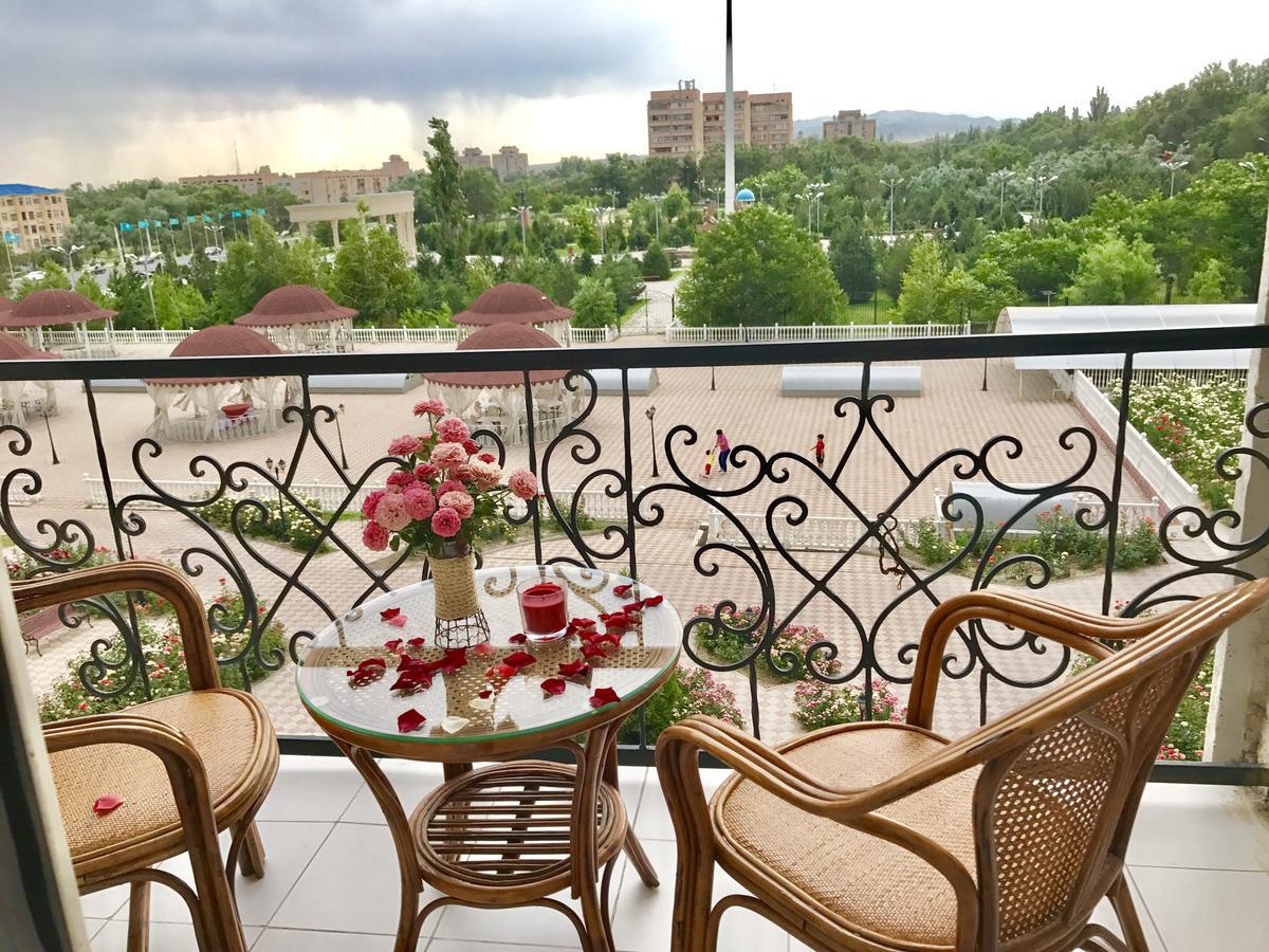 Hotel Ark Ms Taraz Dış mekan fotoğraf